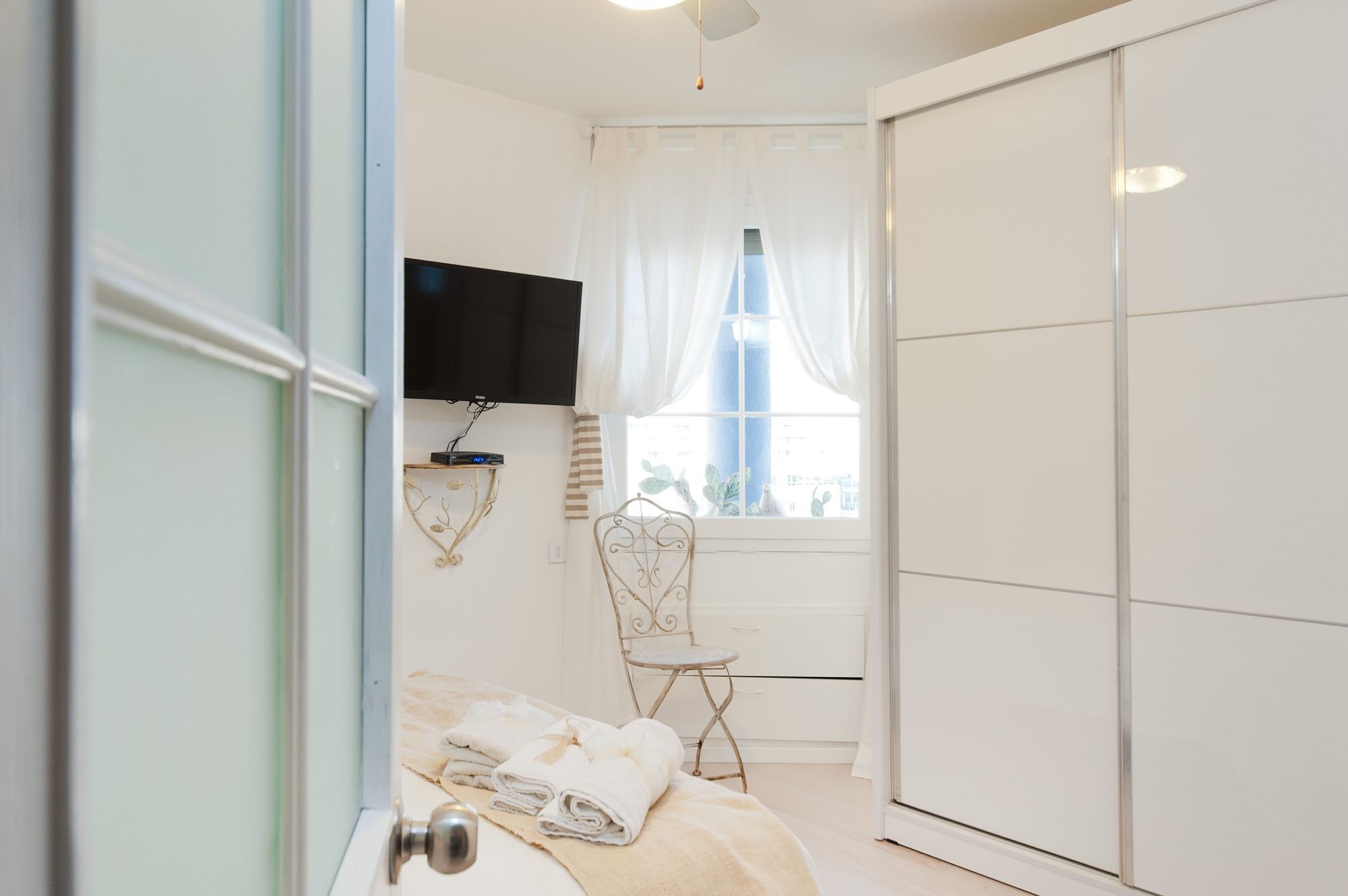 Chic 3Br Apt W Sauna & Parking On The Beach By Sea N' Rent Tel Aviv Eksteriør billede