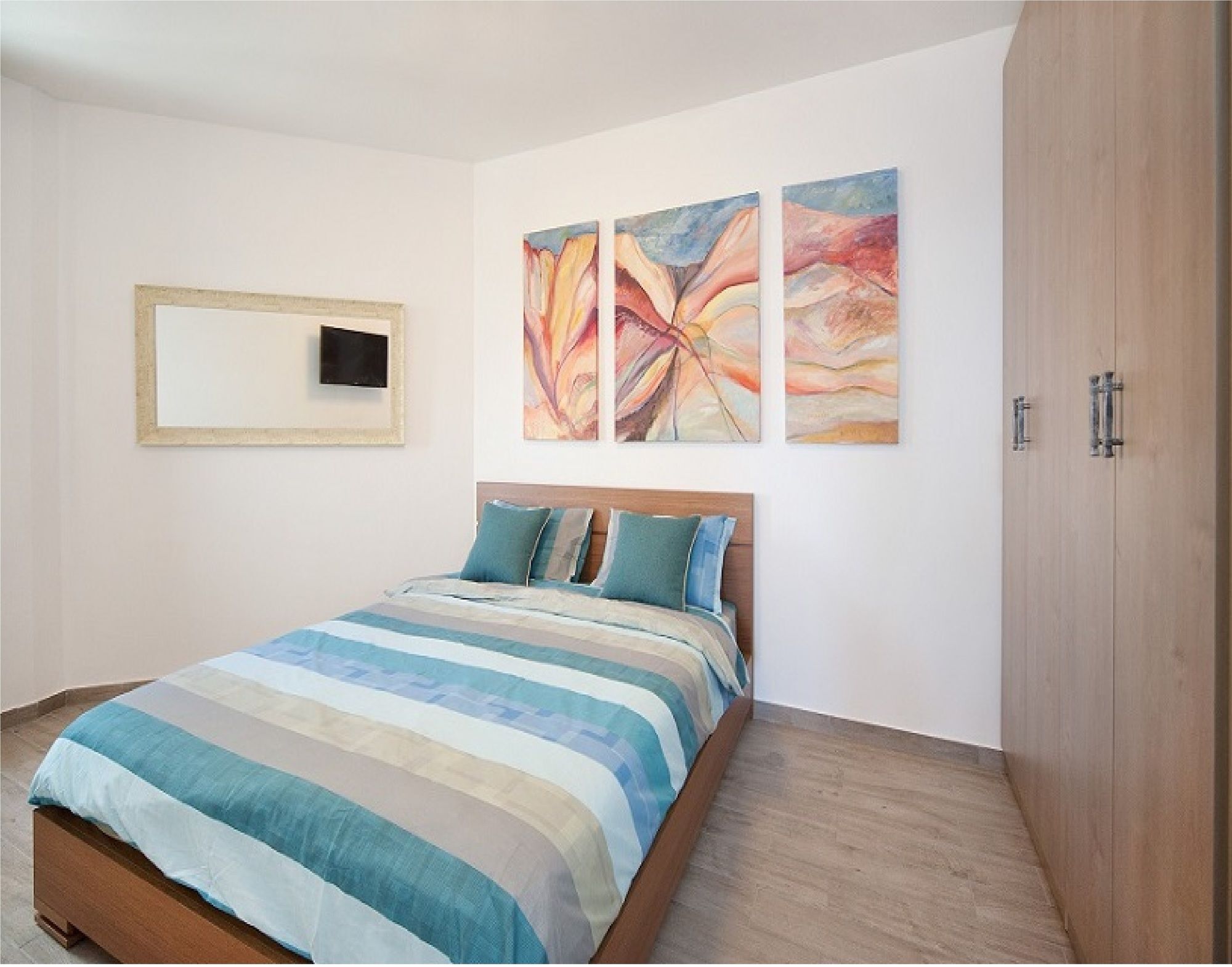 Chic 3Br Apt W Sauna & Parking On The Beach By Sea N' Rent Tel Aviv Eksteriør billede