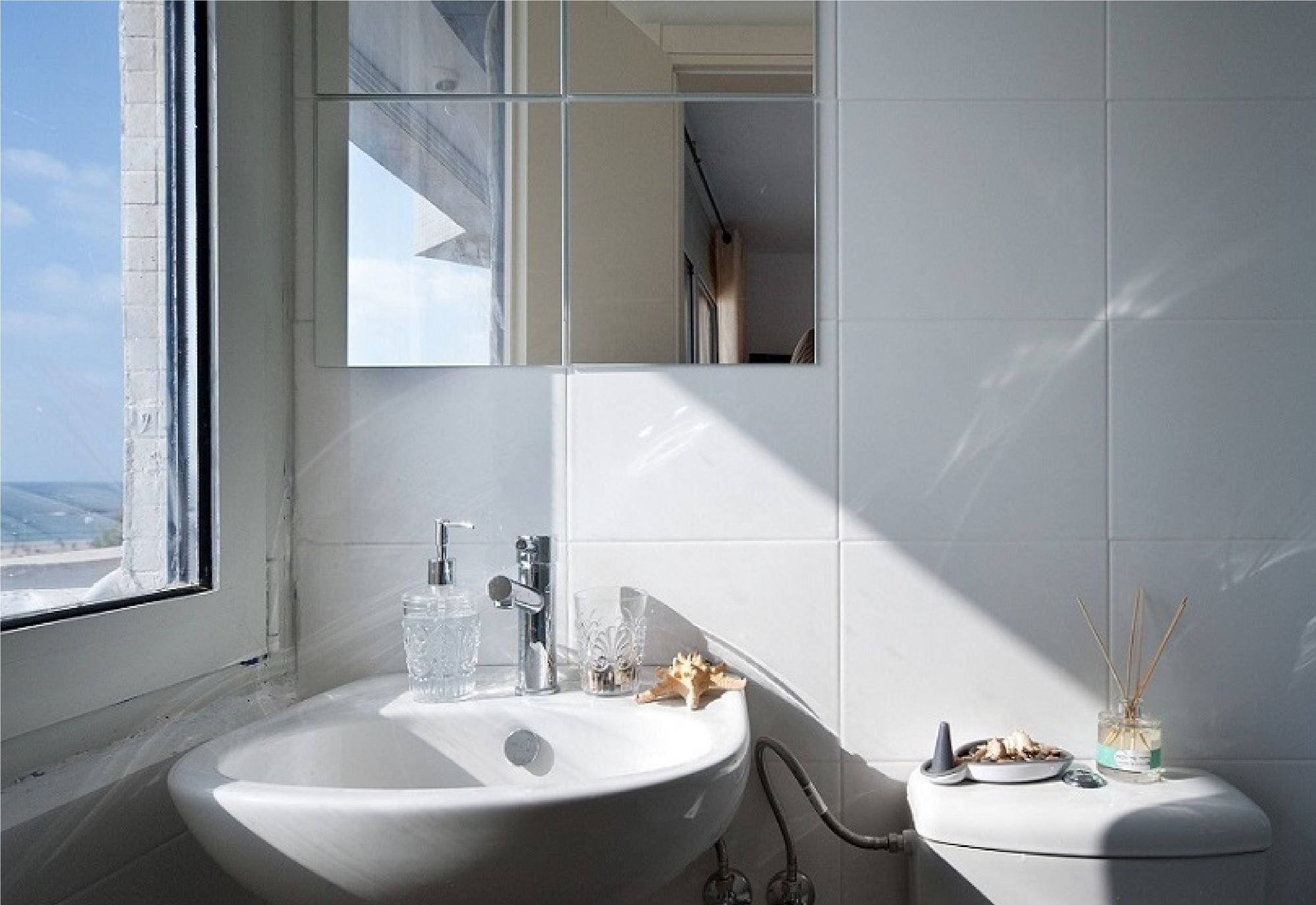 Chic 3Br Apt W Sauna & Parking On The Beach By Sea N' Rent Tel Aviv Eksteriør billede